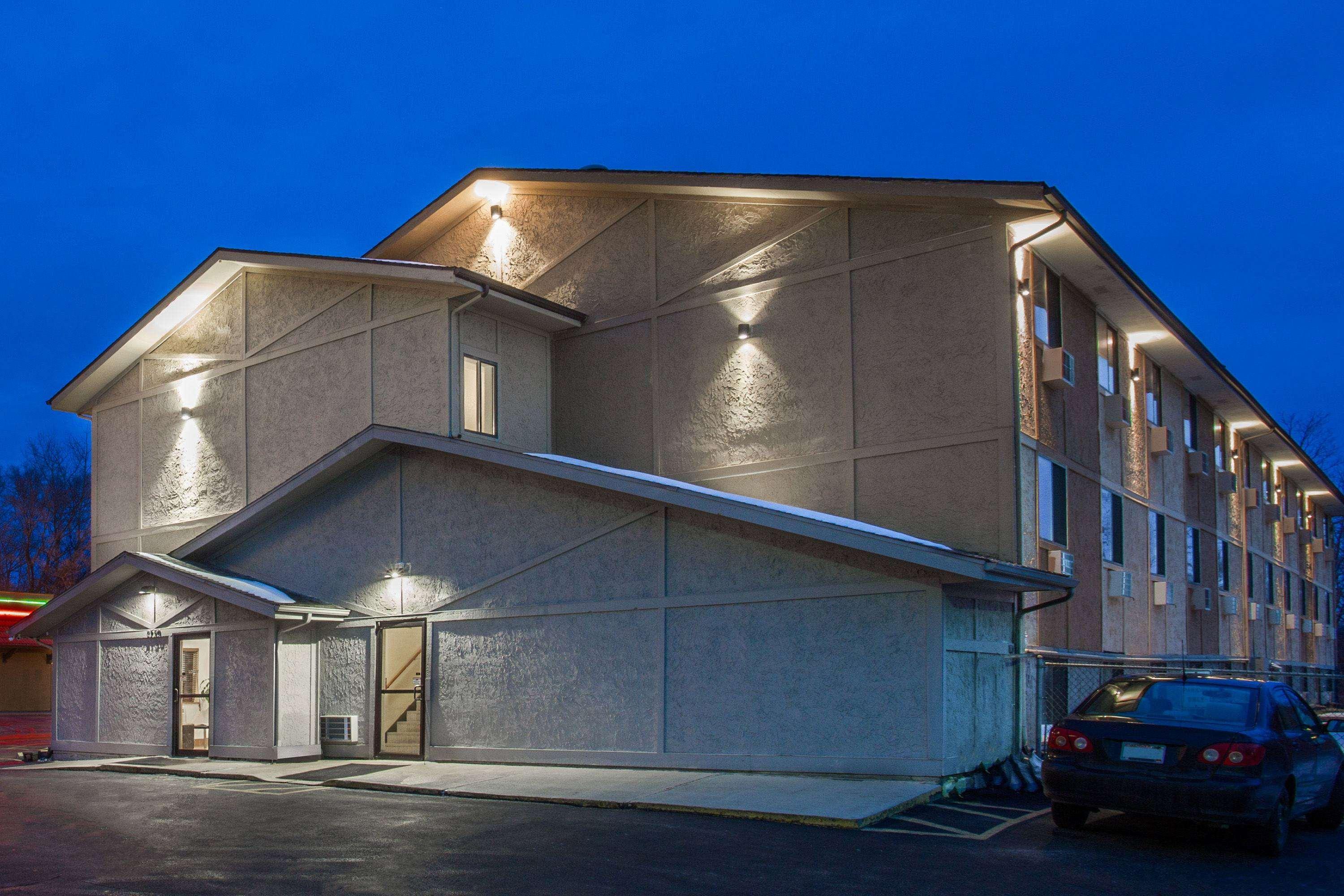 Motel Super 8 By Wyndham Dubuque Zewnętrze zdjęcie