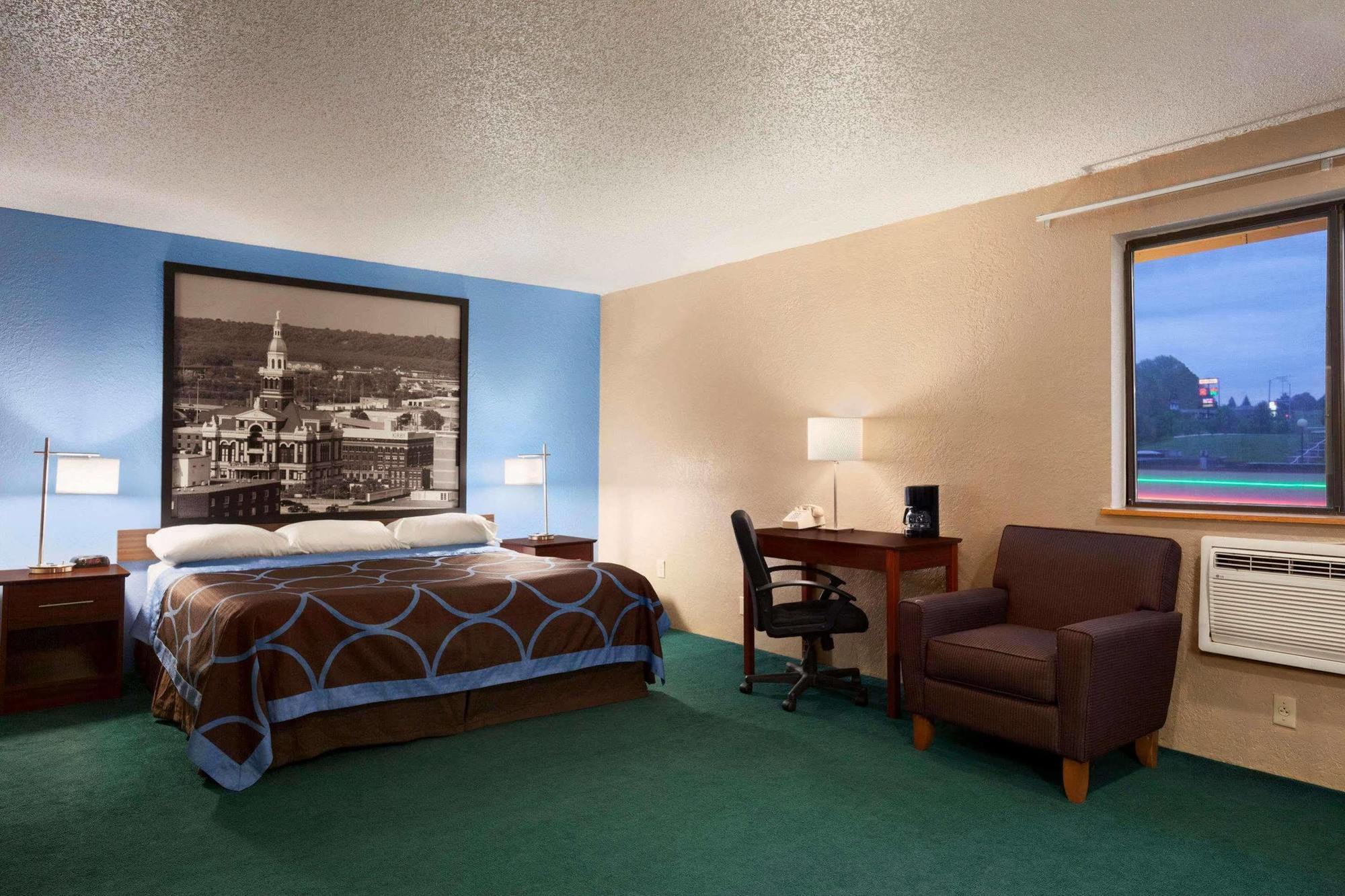 Motel Super 8 By Wyndham Dubuque Zewnętrze zdjęcie